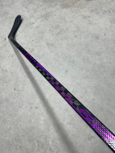 87 Flex P92 Senior Bauer Pulse Right Hand Hockey Stick Pro Stock (Used)