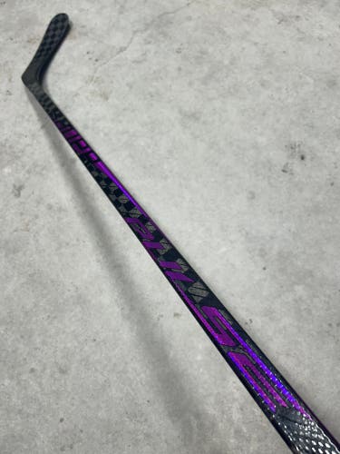 87 Flex P92 Senior Bauer Pulse Right Hand Hockey Stick Pro Stock (Used)