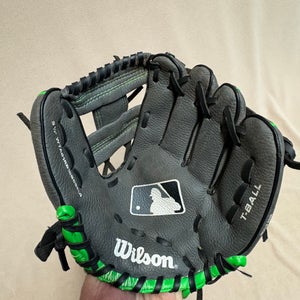 Outfield RH Wilson T Ball Baseball Glove 9.5" (Used)