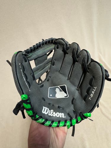 Outfield RH Wilson T Ball Baseball Glove 9.5" (Used)