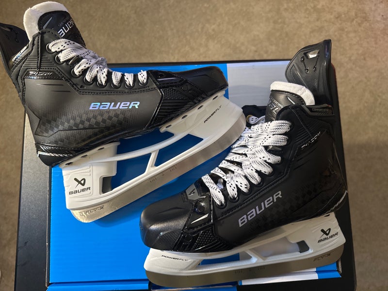 New Intermediate Bauer 6.5 fit-2 Supreme Shadow Hockey Skates
