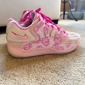 Men's Size M 9.5 (W 10.5) Nike Shoes (Used)