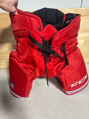 Men's Senior XL CCM HP35 Hockey Pants (New)