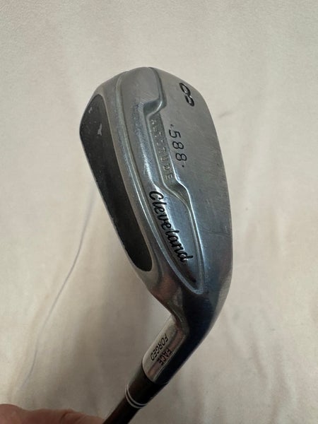 Men's 8 Iron Cleveland 588 Altitude Right Handed Senior Flex Graphite Shaft (Used)