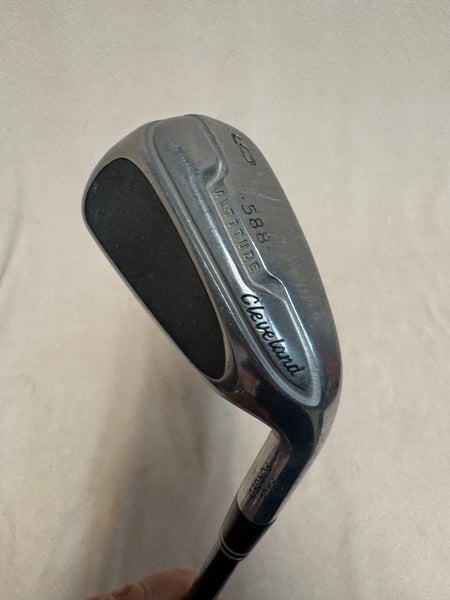 Men's 9 Iron Cleveland 588 Altitude Right Handed Senior Flex Graphite Shaft (Used)