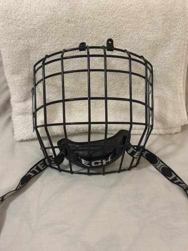 Vintage Black & White Oreo Itech RBE III Adult MED Hockey Cage Helmet HECC