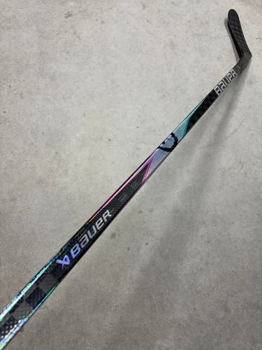 82 Flex P28M Senior Bauer Proto 2 Left Hand Hockey Stick Pro Stock (Used)