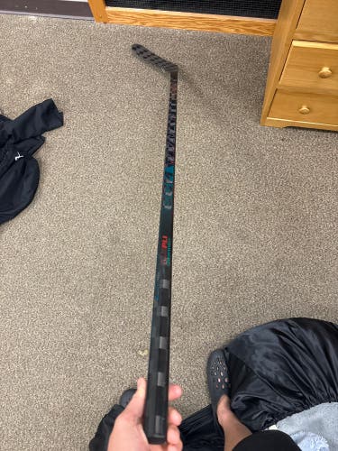Senior CCM Vizion Left Hand Hockey Stick P28+1/4 75 Flex (Used)