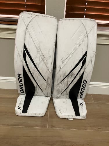Large 35" Bauer Vapor X5 Pro Goalie Leg Pads (Used)