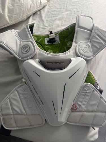 Large Adult Maverik M5 Shoulder Pads (Used)