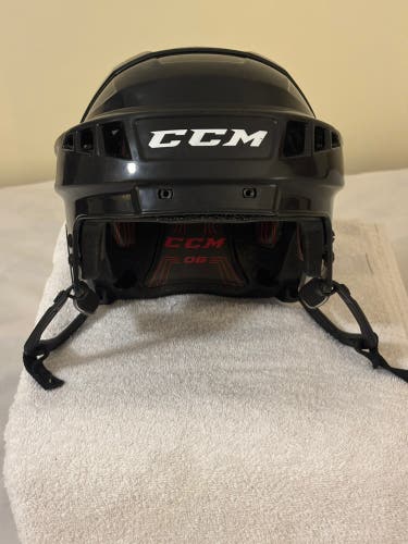 CCM HT 06 Senior Medium Men’s Ice Hockey Helmet - Very Good Condition