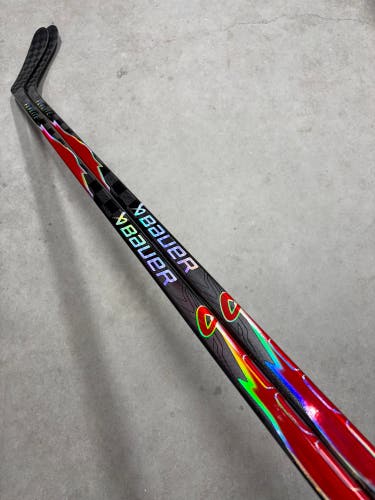 2 PACK 77 Flex P28 Senior Bauer Vapor Flylite Right Hand Hockey Stick Pro Stock (New)