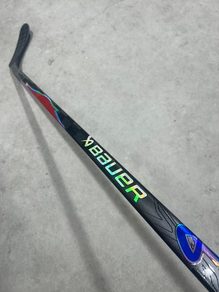 77 Flex P28 Senior Bauer Vapor Flylite Right Hand Hockey Stick Pro Stock (New)