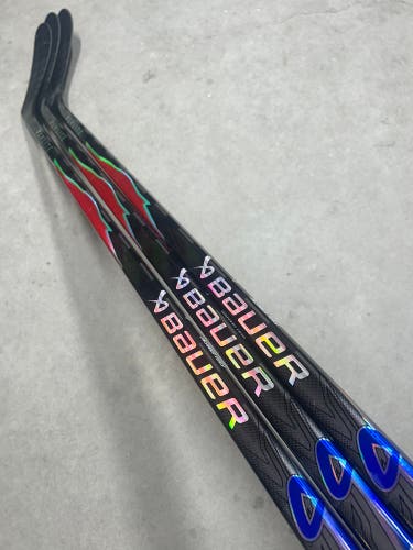 3 PACK 77 Flex P28 Senior Bauer Vapor Flylite Right Hand Hockey Stick Pro Stock (New)