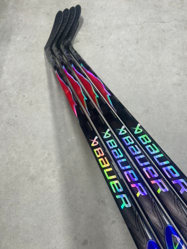 4 PACK 77 Flex P28 Senior Bauer Vapor Flylite Right Hand Hockey Stick Pro Stock (New)