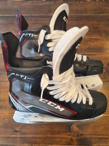 CCM JetSpeed FT1 Hockey Skates Regular Width 10.75 (Like New)