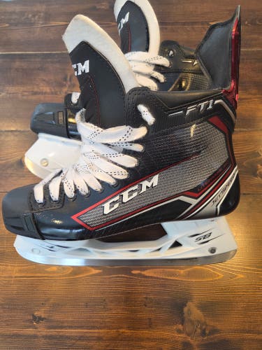 CCM JetSpeed FT1 Hockey Skates Regular Width 10.75 (Like New)