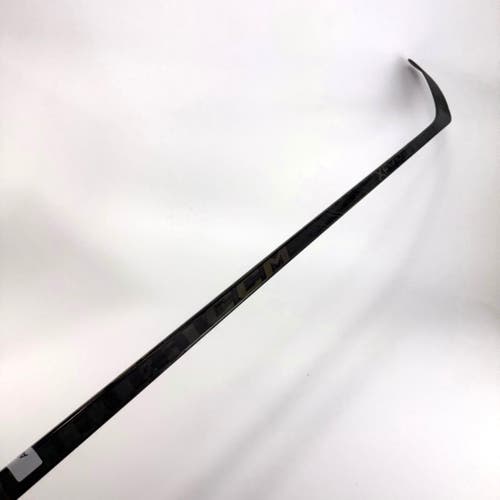 Used Right CCM XF Ghost | 95 Flex P28M Curve Grip | A205