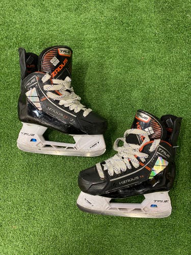 True HZRDUS 7x Hockey Skates | Junior Size 2.5