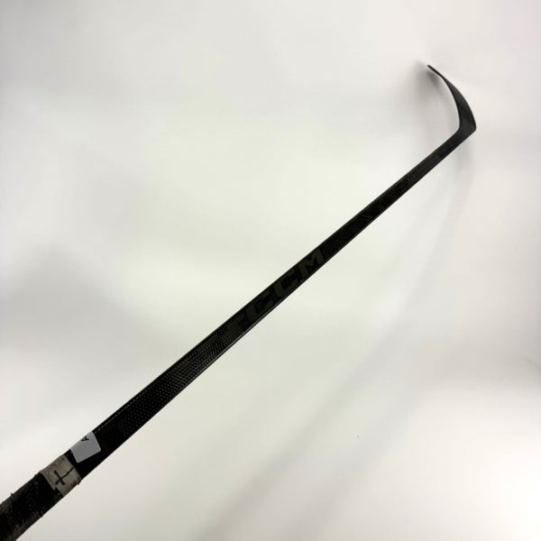 Used Right CCM XF Ghost | 80 Flex P92M Curve Grip | A204