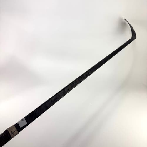Used Right CCM XF Ghost | 80 Flex P92M Curve Grip | A203