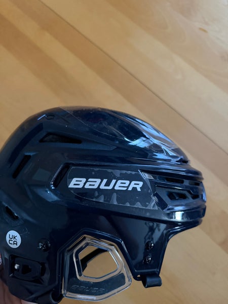 Medium Bauer Re-Akt 150 Helmet (New)