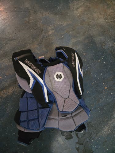 Medium Vaughn SLR3 Pro Carbon Goalie Chest Protector (Used)