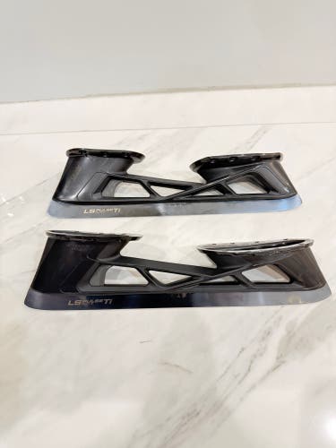 2024 Bauer Konekt 2 Tuuks and blades