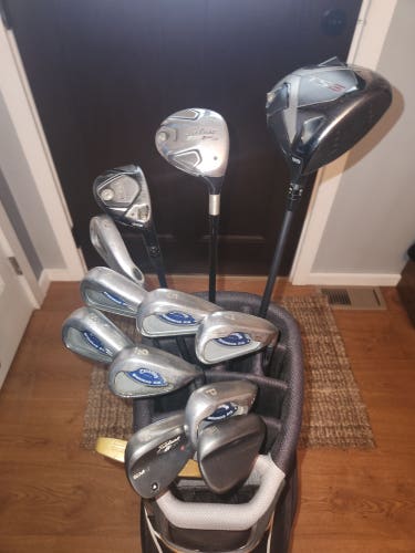 Men's Titleist Right Handed Clubs (Full Set) Stiff Flex 13 Pieces (Used)