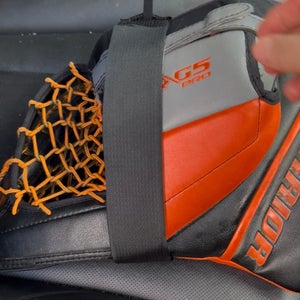 Goalie glove closure strap