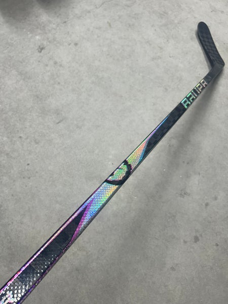 82 Flex P28 Senior Bauer Proto 2 Left Hand Hockey Stick Pro Stock (Used)