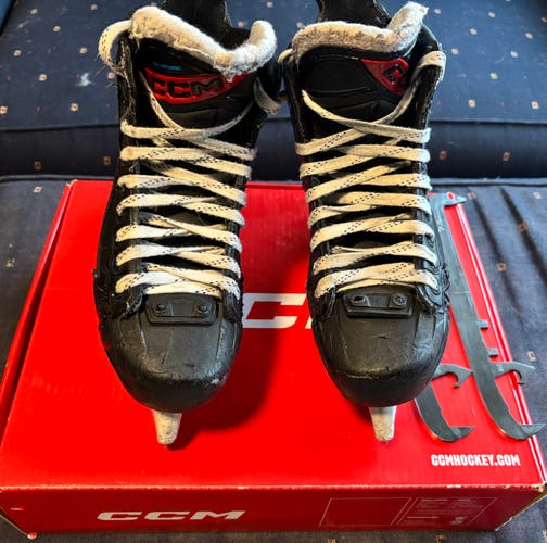 CCM JetSpeed FT680 Skates Regular Width Size 5 (Used) with MARSBLADE I2 System and fast feet insole.