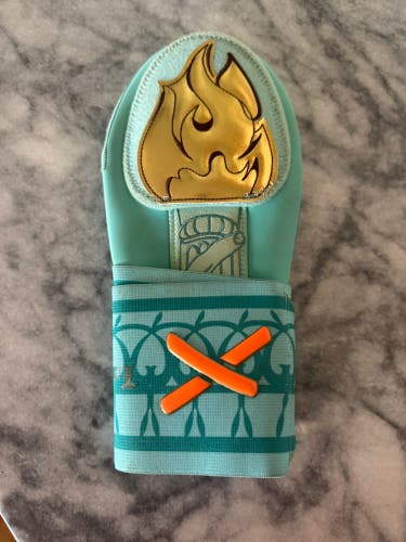 Blue Senior Sliding Mitt (Used)