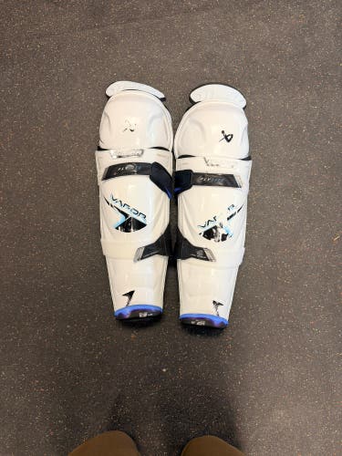 Senior Bauer Vapor Flylite 16" Shin Pads (Used)