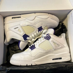 Men's 8.5  Air Jordan Jordan 4 purple metalic (almost new)