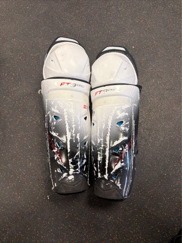 Senior CCM JetSpeed FT8 16" Shin Pads (Used)