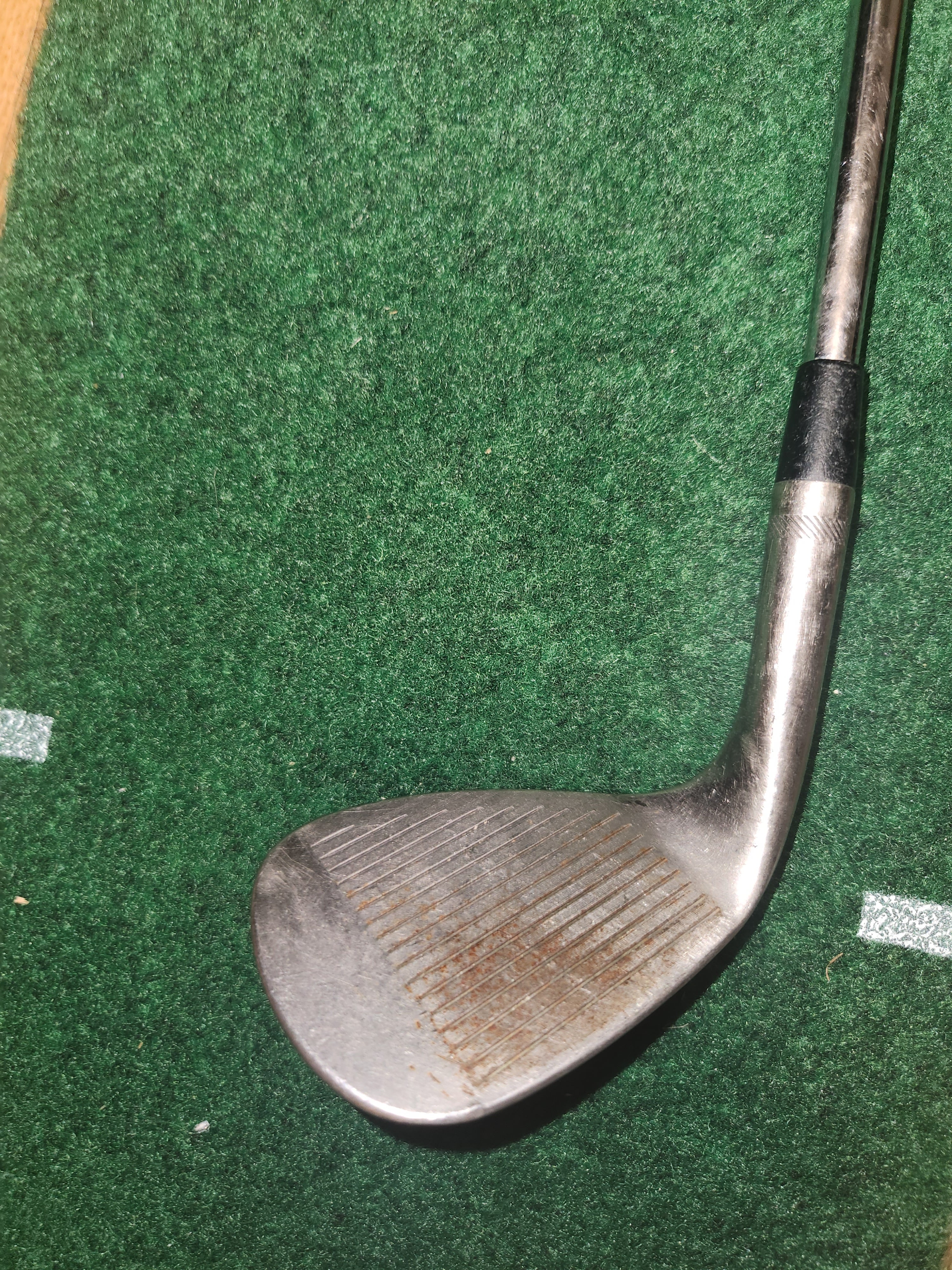 Beau collier en or doré français Biche de Bere Paris grand fermoir