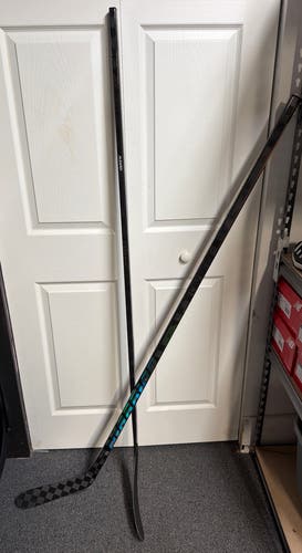 Pro stock Warrior Alpha LX2 PRO right Hand Hockey Stick P29 (New)