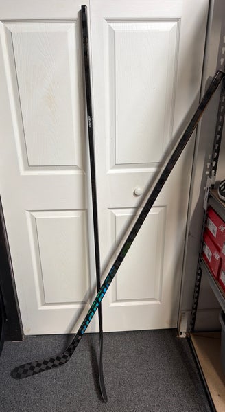 Pro stock Warrior Alpha LX2 PRO right Hand Hockey Stick P29 (New)