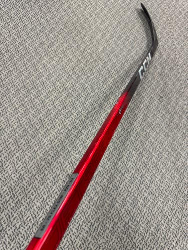 Senior Red CCM JetSpeed FT8 Pro Right Handed Hockey Stick P29+1/4 75 Flex (New)