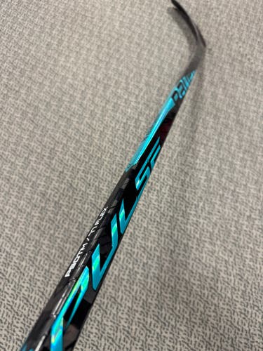 Senior Bauer Pulse Right Handed Hockey Stick P90TM 77 Flex (New)