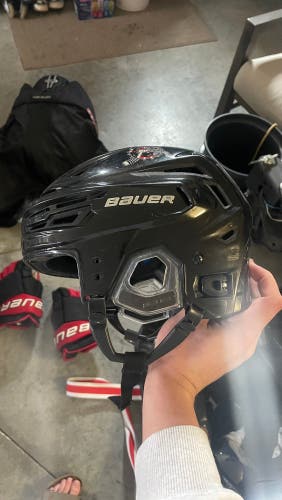 Medium Bauer Re-Akt 150 Helmet (Used)