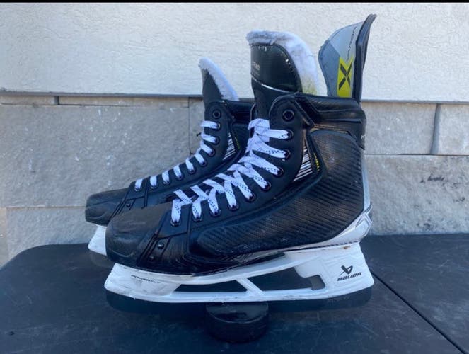 2023 Bauer Vapor Hyperlite 2 Hockey Skates Regular Width Pro Stock 11 (Used)