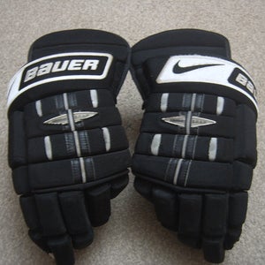 Great Condition Nike-Bauer NBHPRO Senior Hockey Gloves Black/White sz 15"