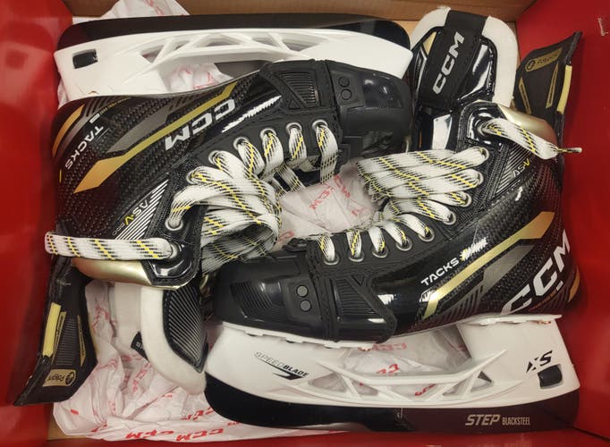 CCM AS-V Pro Skates. Left size 6. Right size 5. Regular (New)