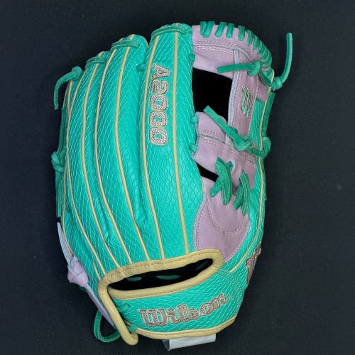 Wilson A2000 RH Softball Glove 12" (New)