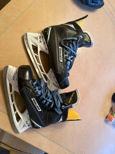 Black 2016 Bauer Supreme S160 Hockey Skates Regular Width 8 (Used)