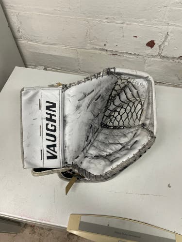 Vaughn Velocity V6 Pro Stock Glove