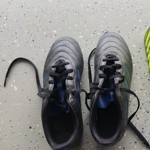 Soccer Kids 6Y (Big Kids / Youth) Adidas Goletto Cleats (Used)