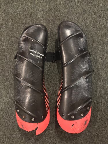 Carbon Large Shred Shin Guard (Used)